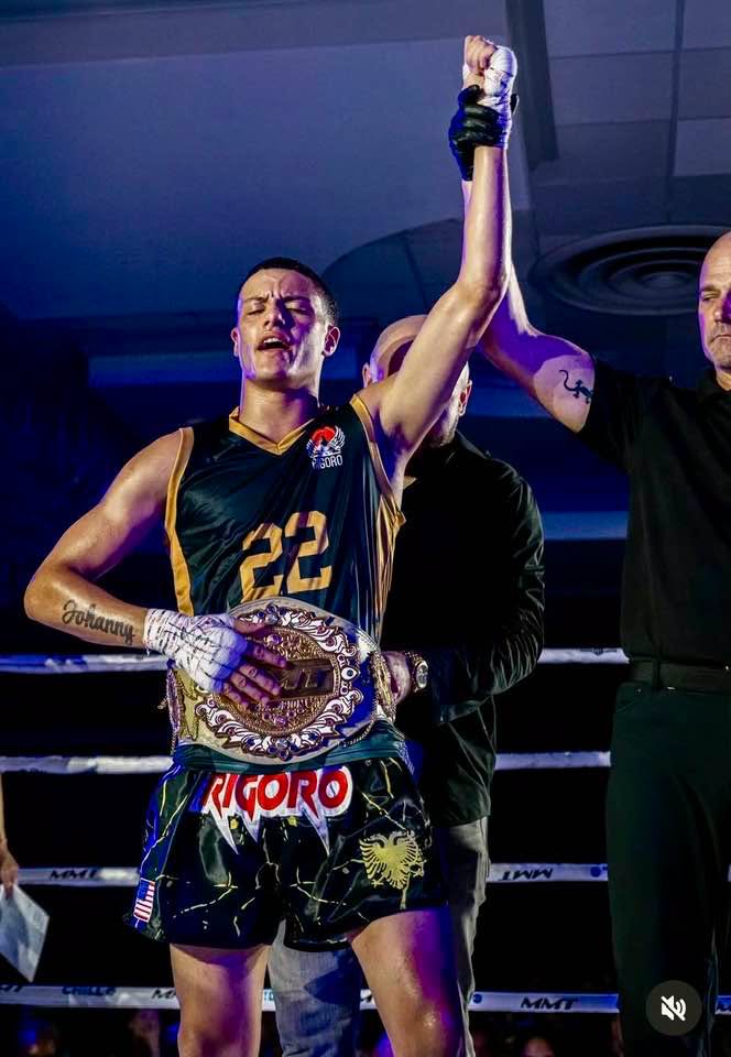 Dominicano Yoniel Santana Batista destrona al campeón Mason «The Persian Prince» Shilaei y conquista el título de Mitten Muay Thai en Detroit