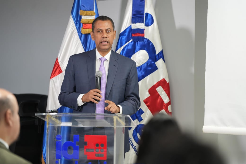 Director Indotel insta a universidades a liderar la transformación digital del país