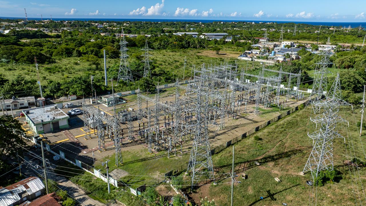 ETED inicia trabajos de reconducción de línea de 69 kV en Puerto Plata