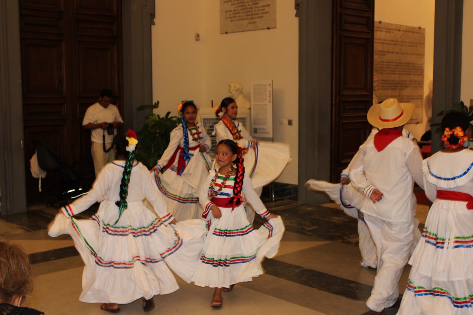Más de 100 niños celebran sus raíces dominicanas en el Campidoglio de Roma