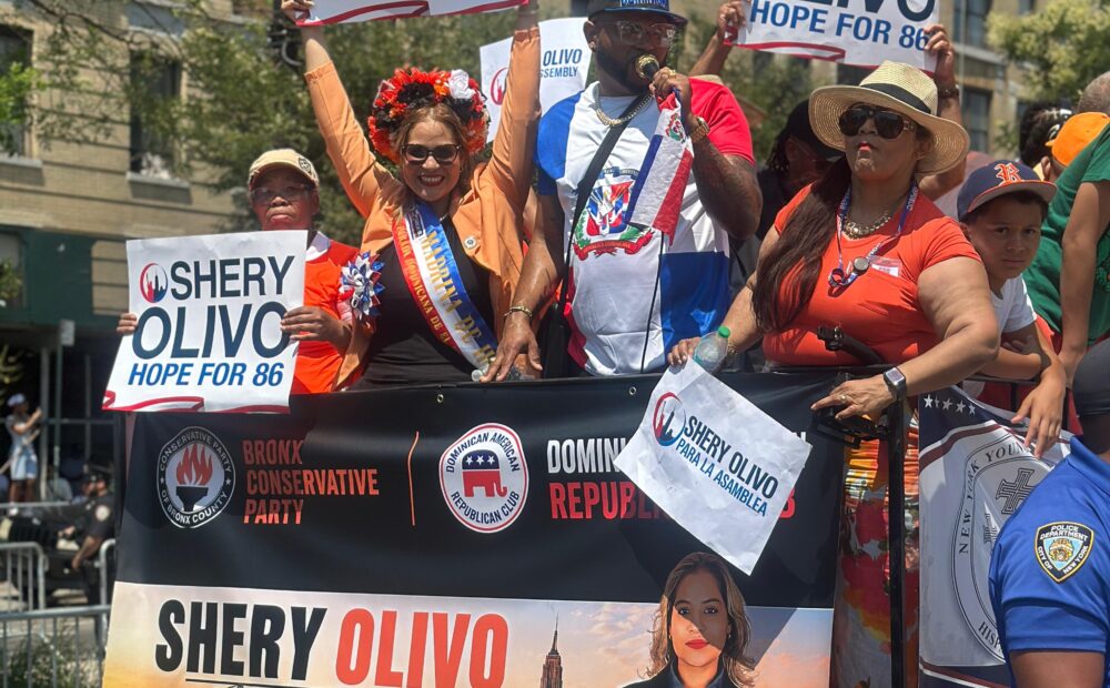 Masivo apoyo recibe Shery Olivo, candidata a la Asambleapor el Distrito 86, durante la Gran Parada del Bronx