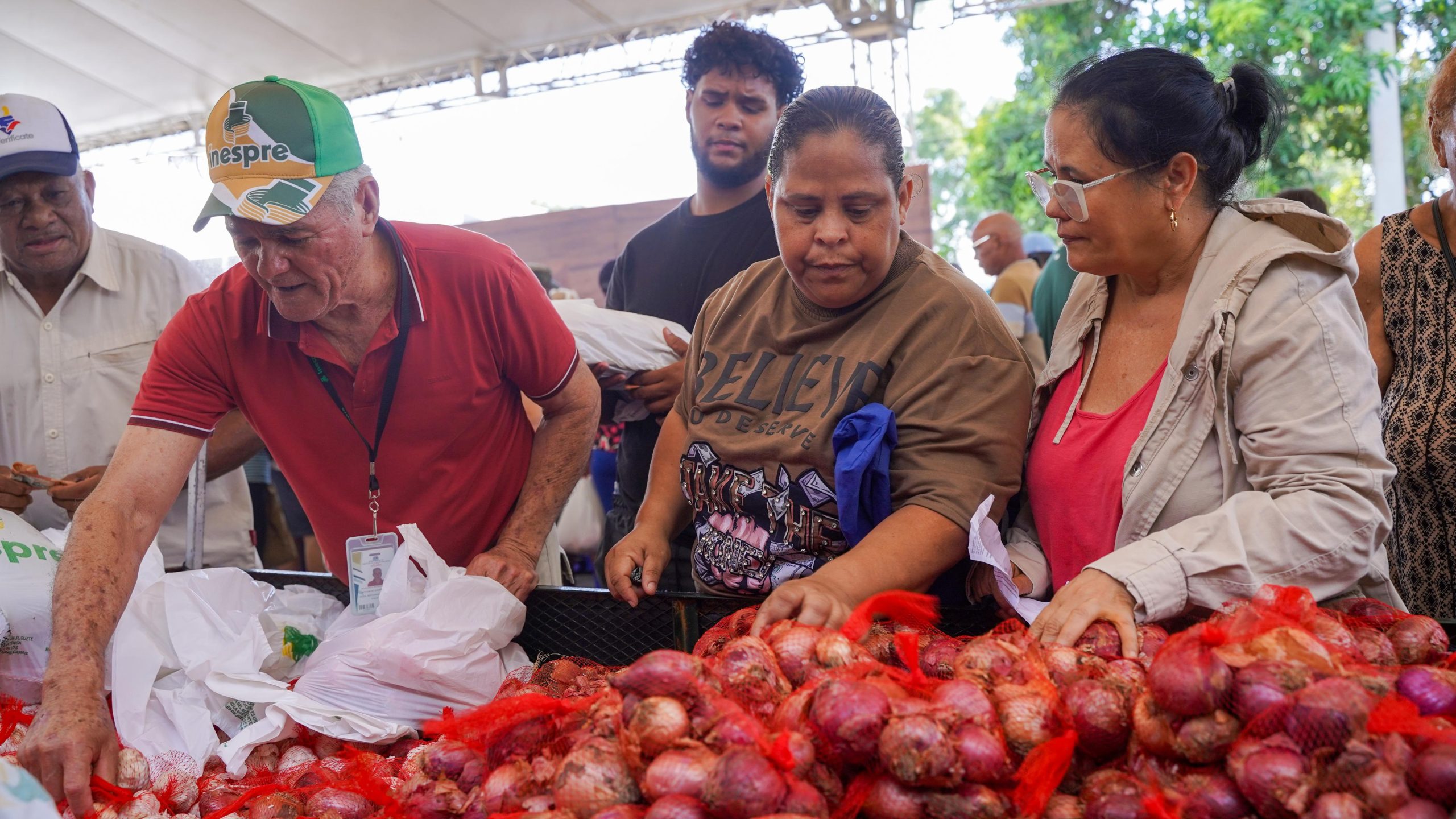 Gobierno dominicano amplía la venta de alimentos subsidiados