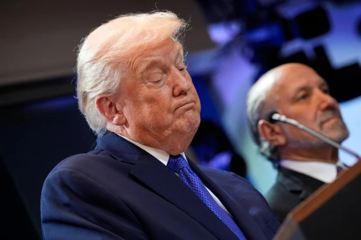 Justicia de EEUU suspende la restricción de Trump al voto por correo