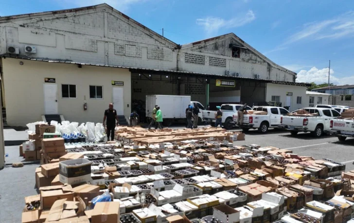 Desmantelan en Yaguate estructura que fabricaba y distribuía bebidas alcohólicas adulteradas