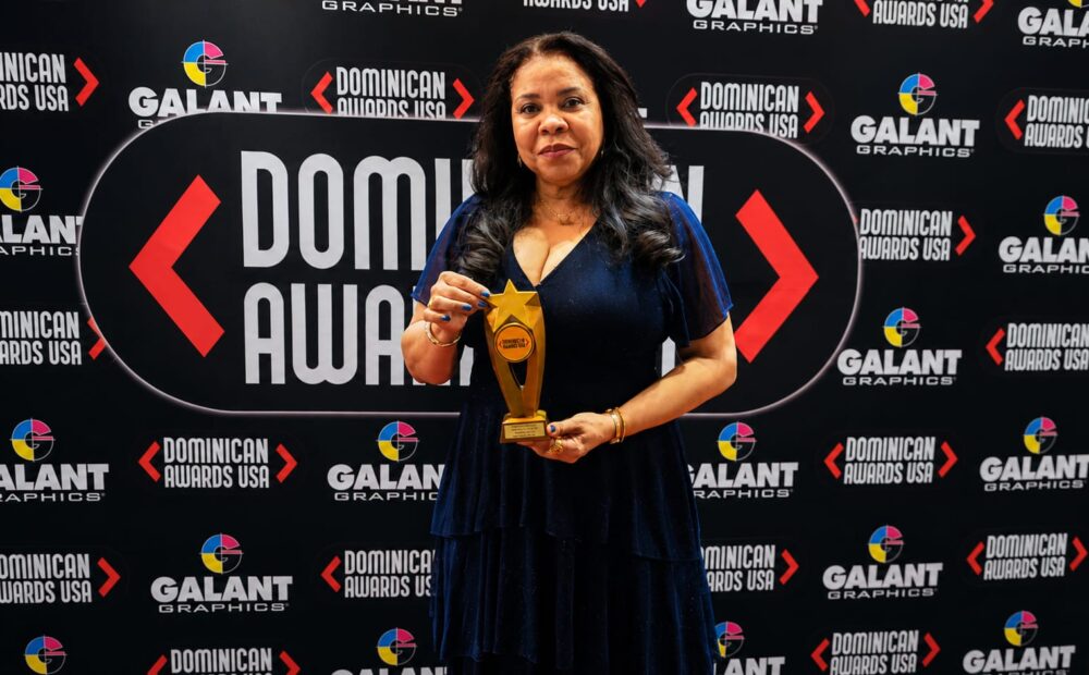 Aracelis Carvajal es reconocida como Periodista del Año en la 12.ª edición de los Premios Dominicanos USA