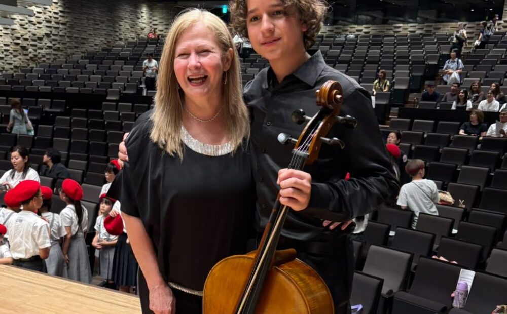 Violonchelista RD gana el primer lugar en competencia