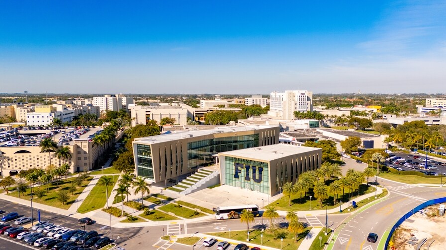 Una jueza frena el castigo a siete universitarios que protestaron contra el ICE en Miami