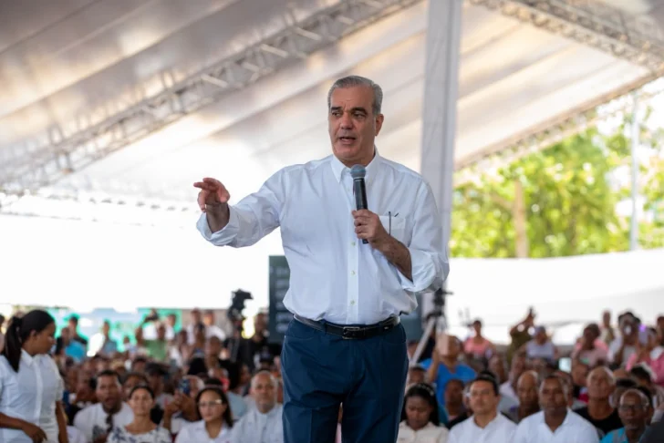 Gobierno entrega 1,750 títulos de propiedad en Los Alcarrizos y ahorra RD$ 221 millones a familias