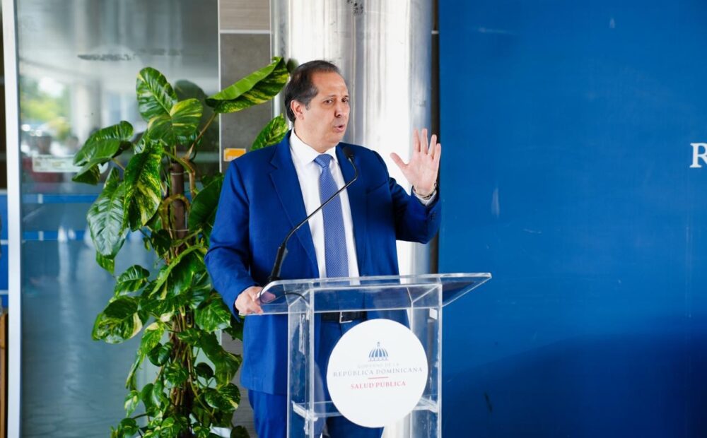 Salud Pública entrega 421 refrigeradoras para conservación de vacunas