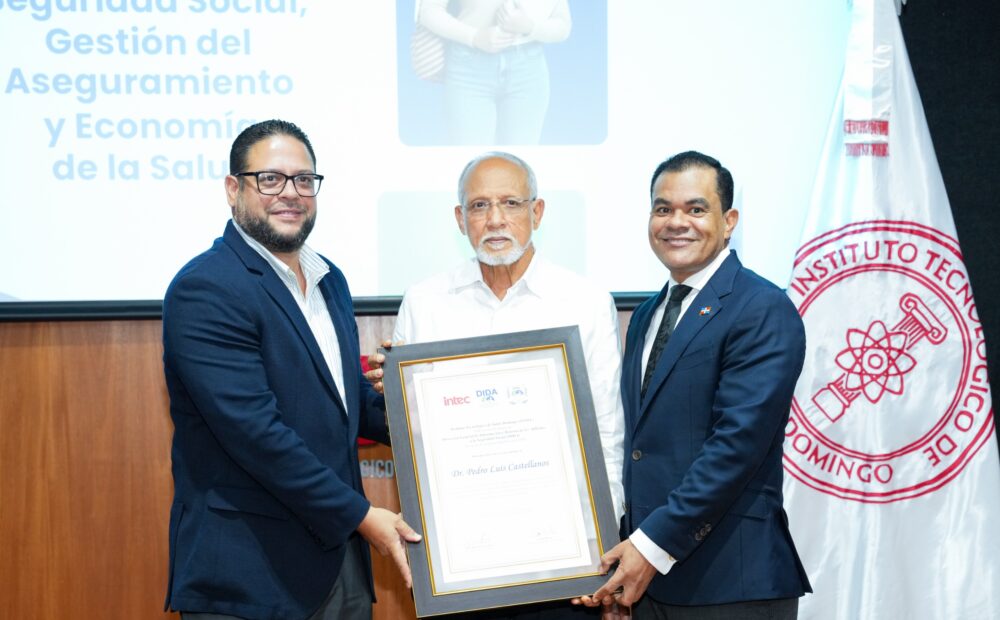 DIDA e INTEC gradúan profesionales formados en diplomado sobre Seguridad Social y aseguramiento en salud.