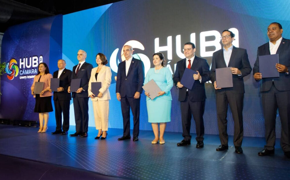 Gobierno dominicano y Amazon Web Services lanzan programa de 50,000 becas para capacitar en inteligencia artificial y computación en la nube
