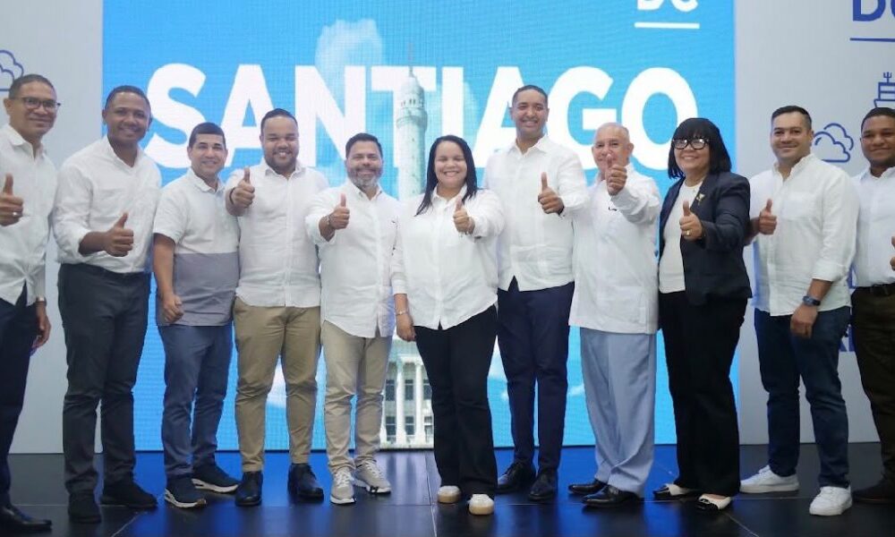 Juramentan grupo de apoyo a David Collado en zona Santiago