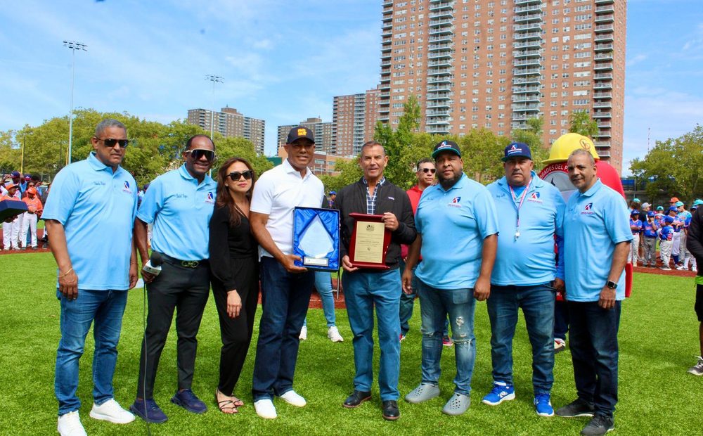 Gran torneo de béisbol de la FDDNY reúne a 48 equipos y celebra 40 años de deporte y comunidad