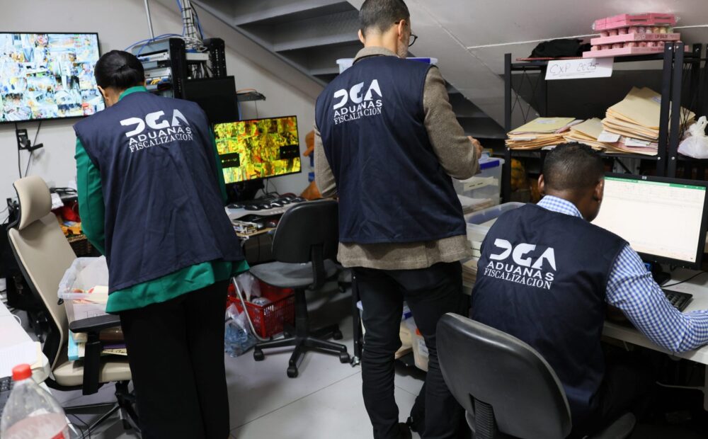Aduanas RD emprende acción contra importadores asiáticos