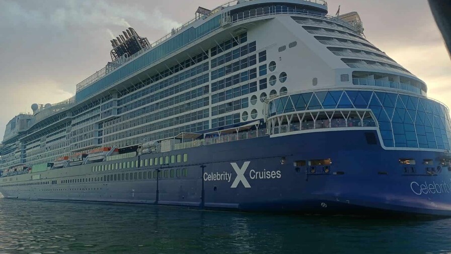 El crucero Celebrity Beyond llega a Taíno Bay con más de 3,200 pasajeros