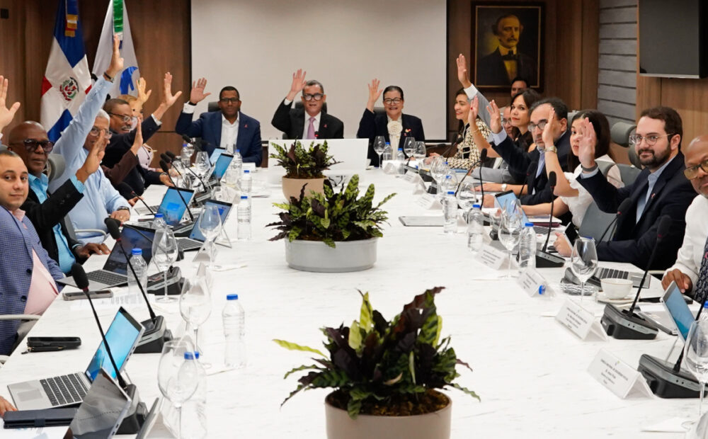 CNSS logra cobertura del 100 % para 13 medicamentos de alto costo mediante el Fomac
