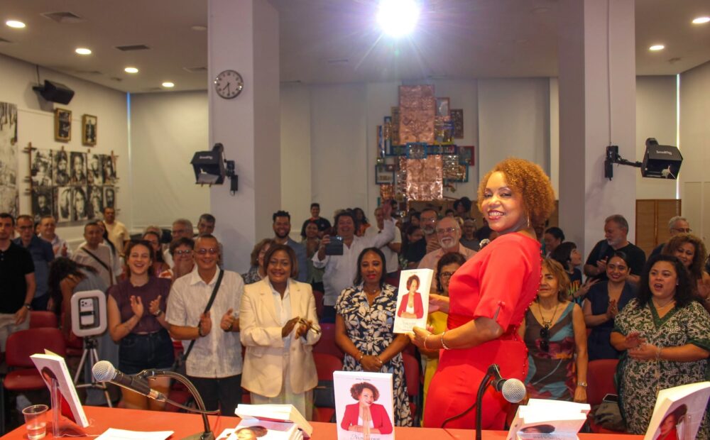 Jeisy Tejada convierte sus caídas y nuevos comienzos en un libro parainspirar a otras mujeres