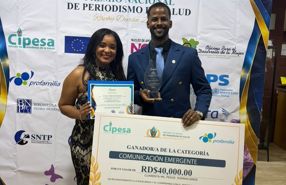Ana Inoa y Max Figueroa ganan el primer lugar del Premio Nacional de Periodismo en Salud con el reportaje “Después de la denuncia: ¿Quién la protege?”