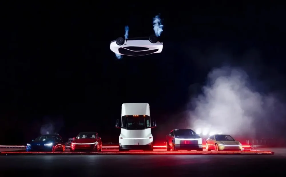 ¡Un carro volador! Tesla presenta el Roadster, un deportivo con maniobras aéreas
