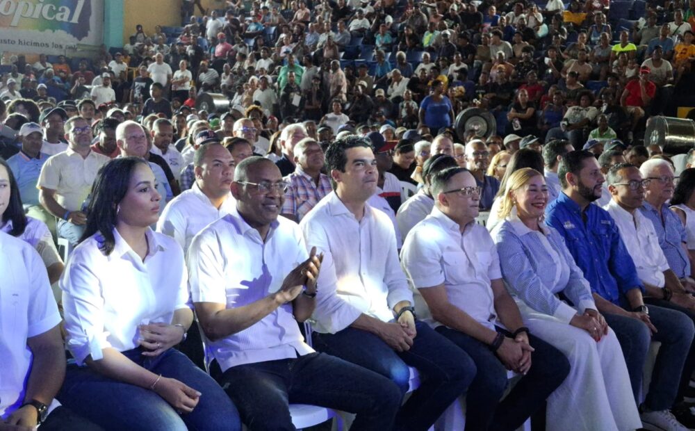 Diputado Carlos Sánchez respalda aspiración presidencial de Wellington Arnaud en el PRM