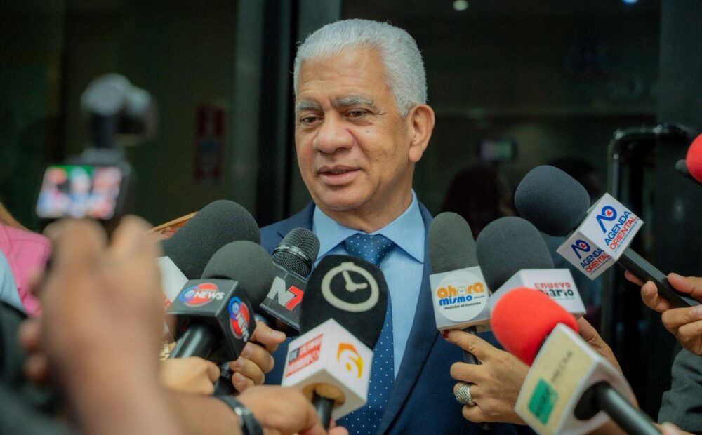Ricardo de los Santos asegura que Carolina Mejía tiene estructura política sólida en Independencia
