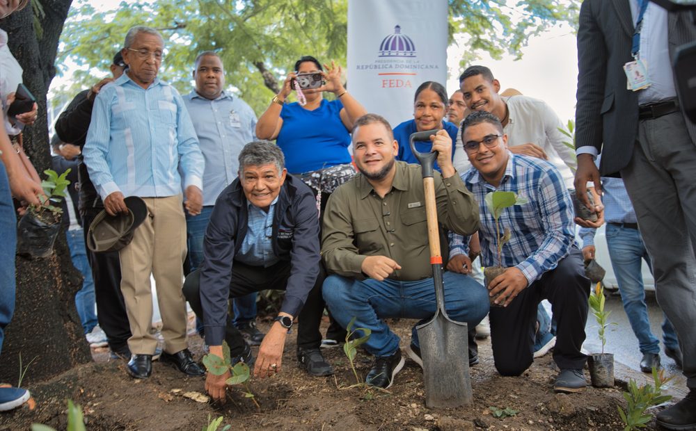 Alcalde de Santo Domingo Oeste Francisco Peña y FEDA lanzan programa “Siembra tu Pueblo”