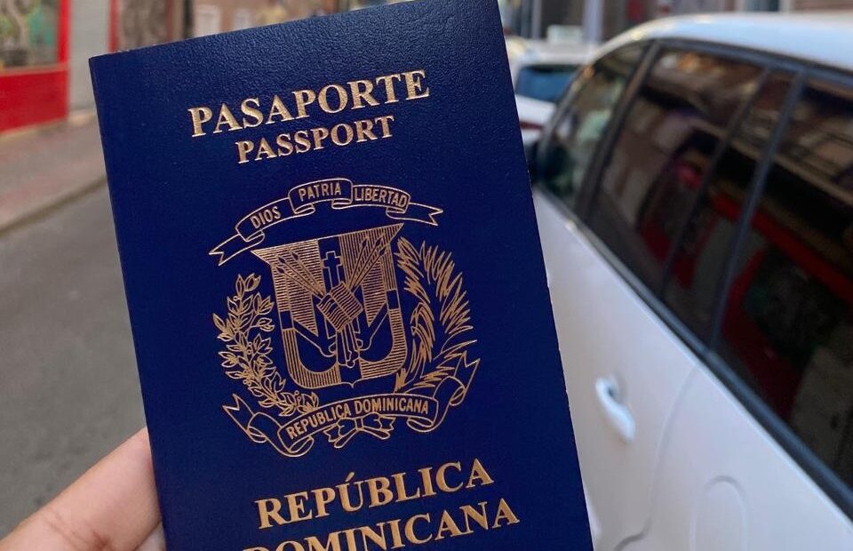 El Consulado Dominicano en Madrid habilita la solicitud del nuevo pasaporte electrónico