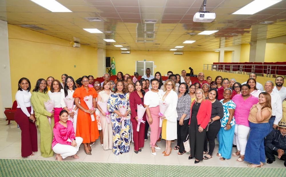 Mujeres con Propósito realizan el panel “Cuando una mujer se prepara, una comunidad avanza”