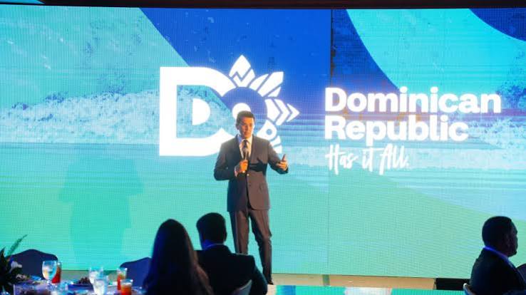 David Collado promueve turismo dominicano en Houston ante más de 200 agentes de viajes