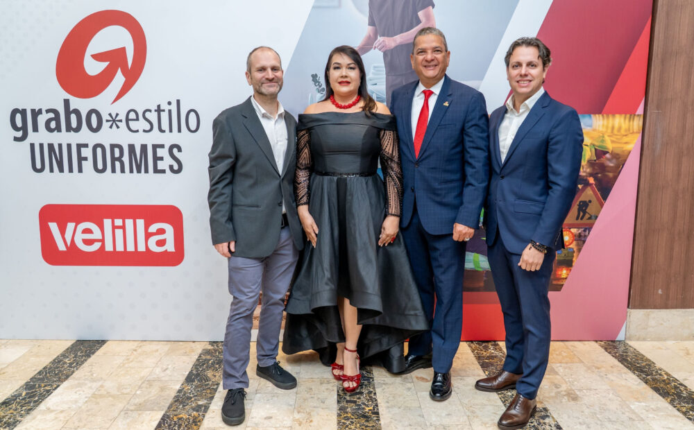 Grabo Estilo presenta las últimas tendencias en uniformes profesionales de Velilla durante desfile en Santo Domingo